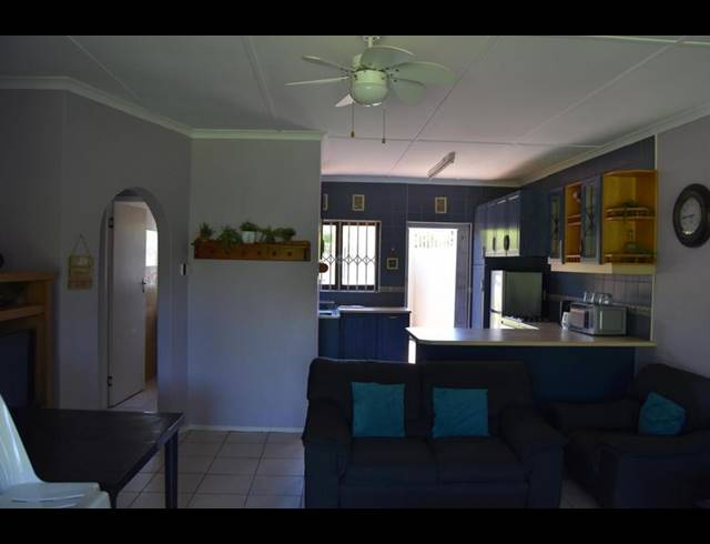 2 BEDROOM TOWNHOUSE FOR SALE IN SCOTTBURGH SOUTH